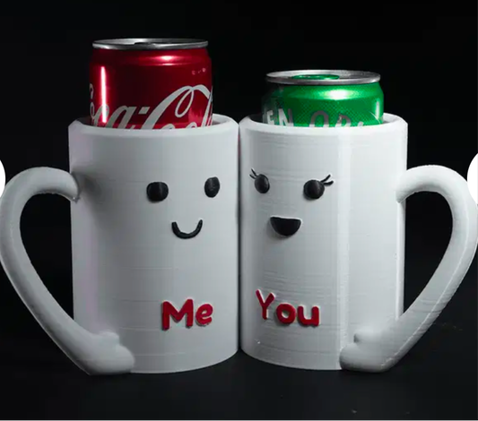 Hugging soda mugs for can beverages
