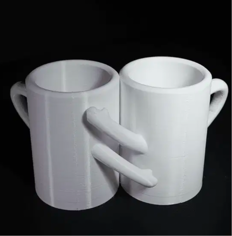 Hugging soda mugs for can beverages